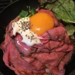 レッドロックでローストビーフ丼を食べよう！